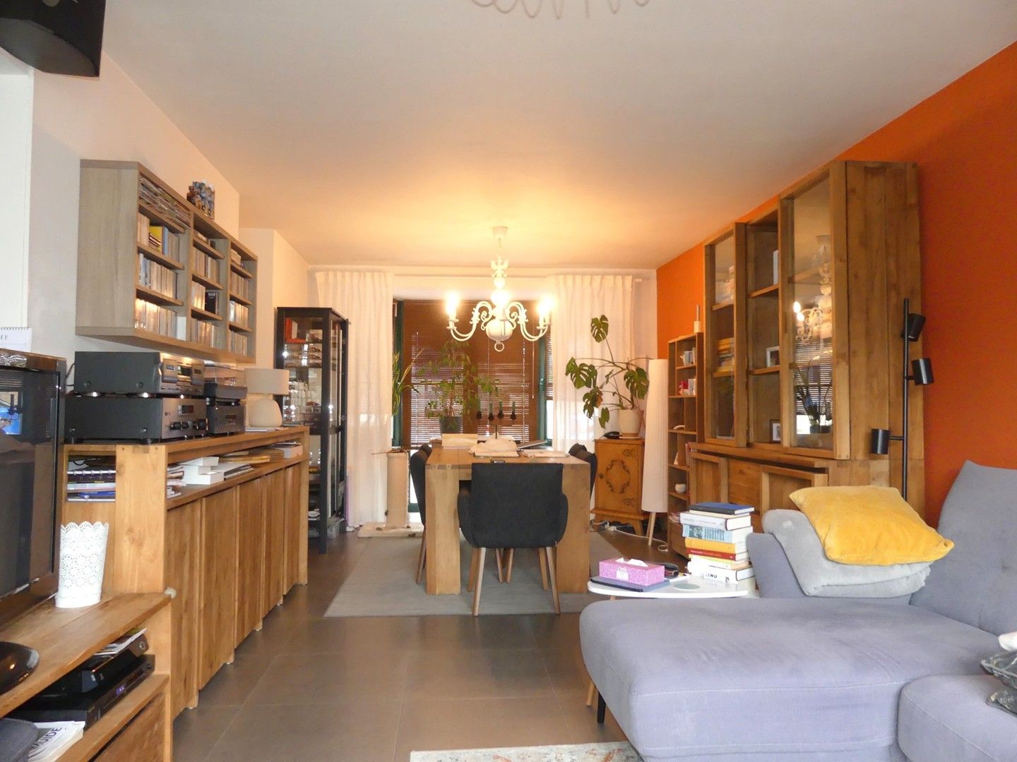 Gezellige stadswoning met tuin en garage foto 2