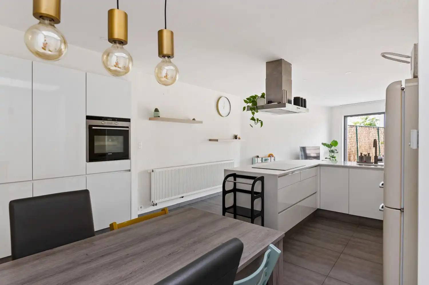 Deels gerenoveerde woning met 3 slaapkamers nabij centrum Lint foto 6