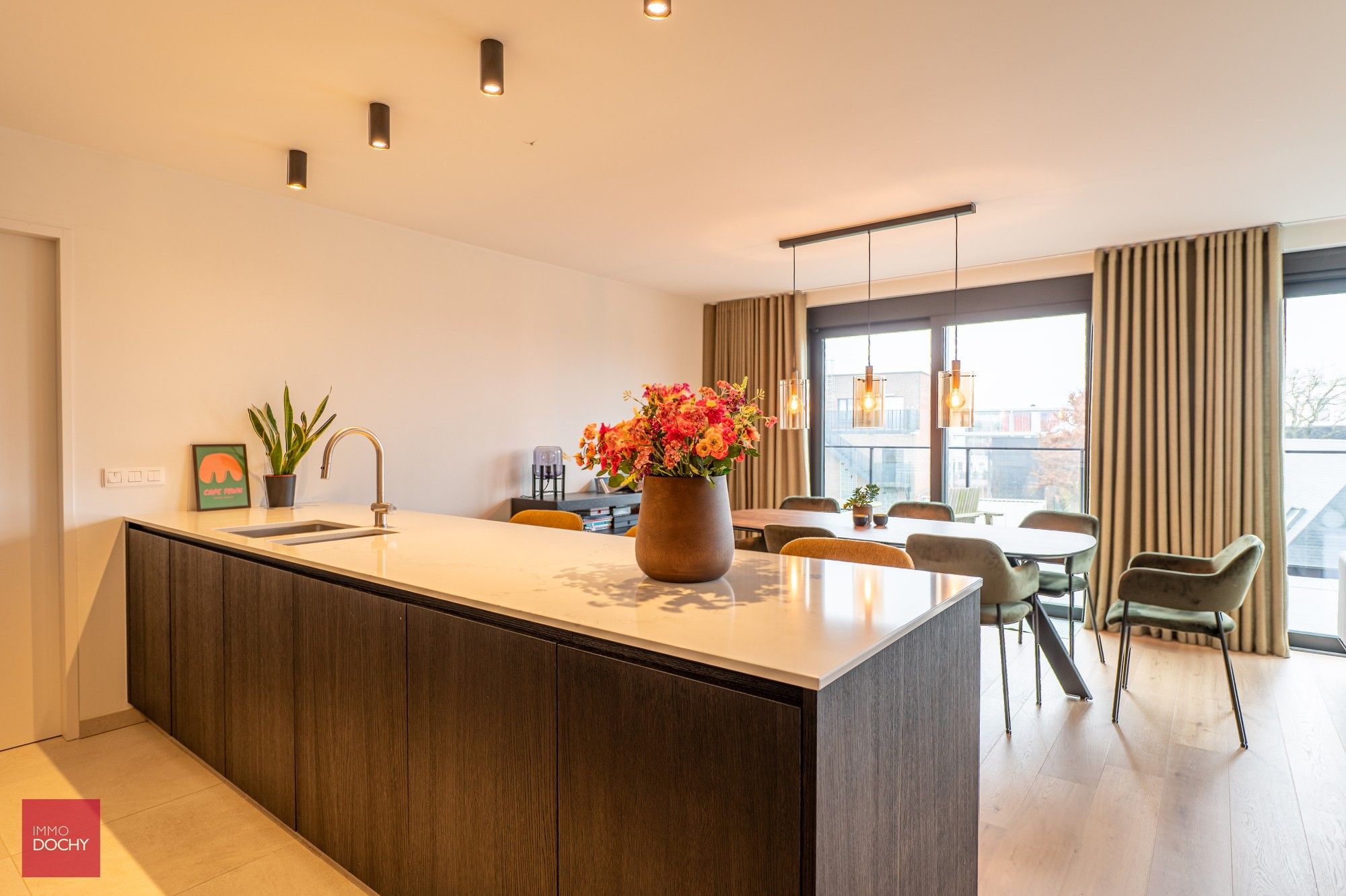 Prachtig afgewerkt appartement met ruim zonneterras centrum Waregem foto 12