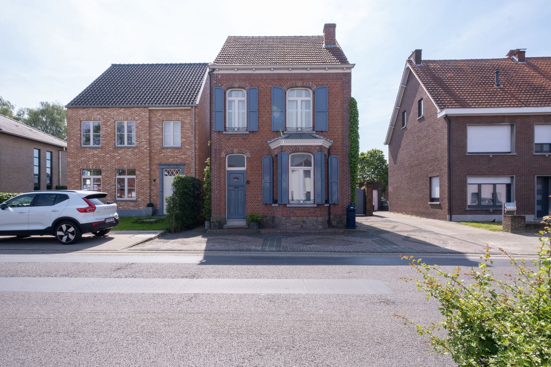 Uiterst charmante en instapklare woning met zwembad foto 2