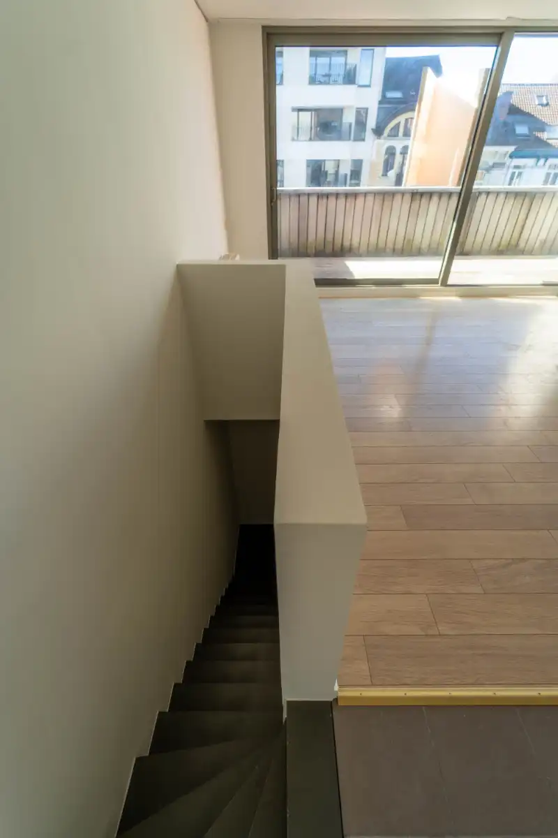 Gerenoveerd appartement met zuidgericht terras op toplocatie vlakbij Gent-Sint-Pietersstation. foto 5