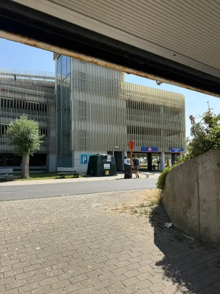TE KOOP GARAGE TE WESTENDE! foto 10