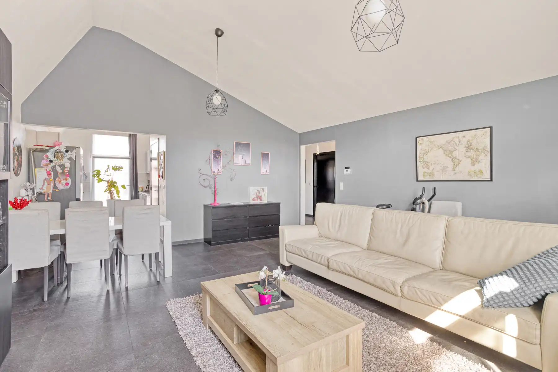 Leuke stapelwoning met tuin in innovatieve, kalme wijk foto 3