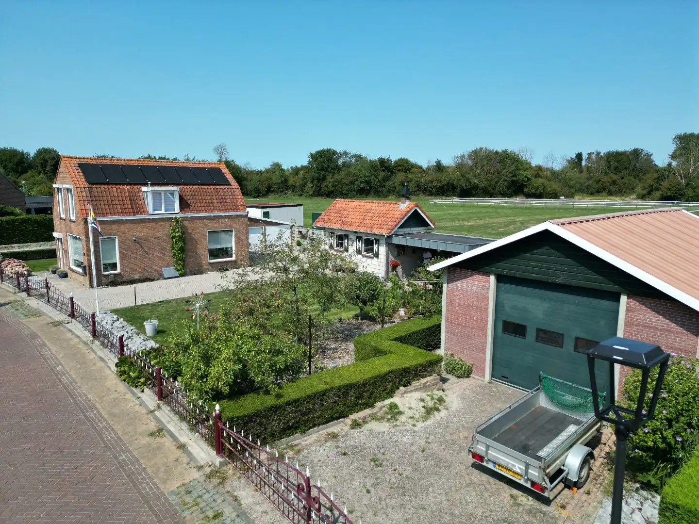 Charme met grote loods en dubbele garage  foto 28