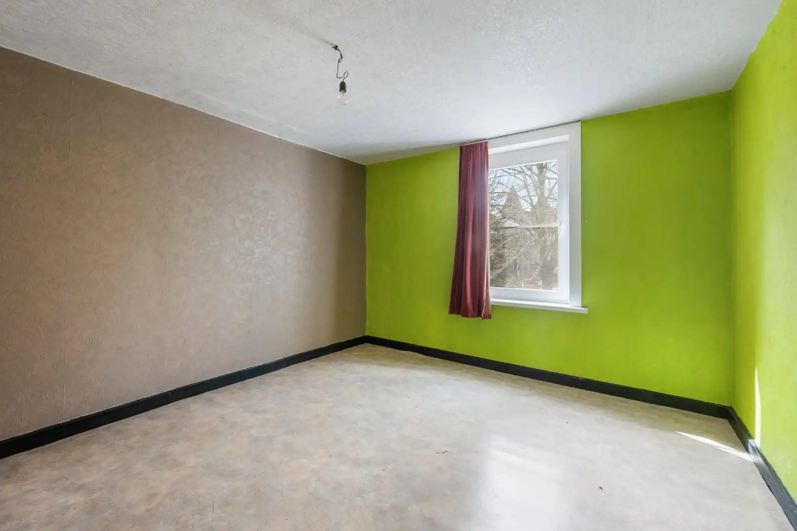 Woning met 3 slaapkamers, zolder, garage en tuin met uitweg in Dadizele-centrum foto 13