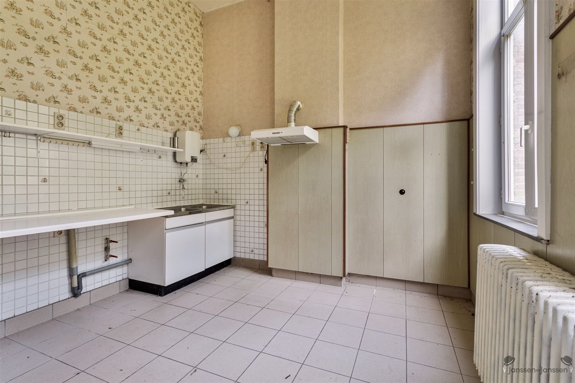 Uniek te renoveren herenhuis met 6 slaapkamers te Leopoldsburg centrum foto 10