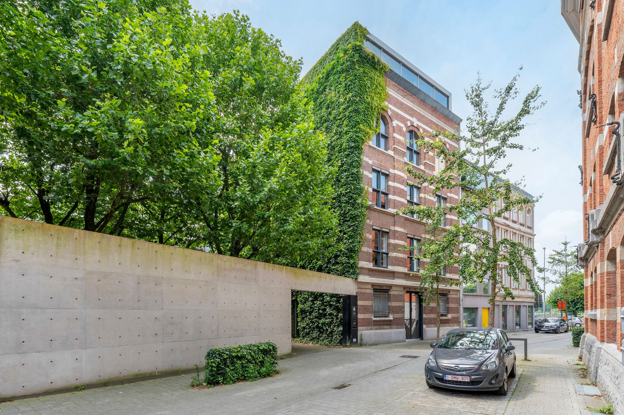 ANTWERPEN - Royale karaktervolle kantoren  foto {{pictureIndex}}