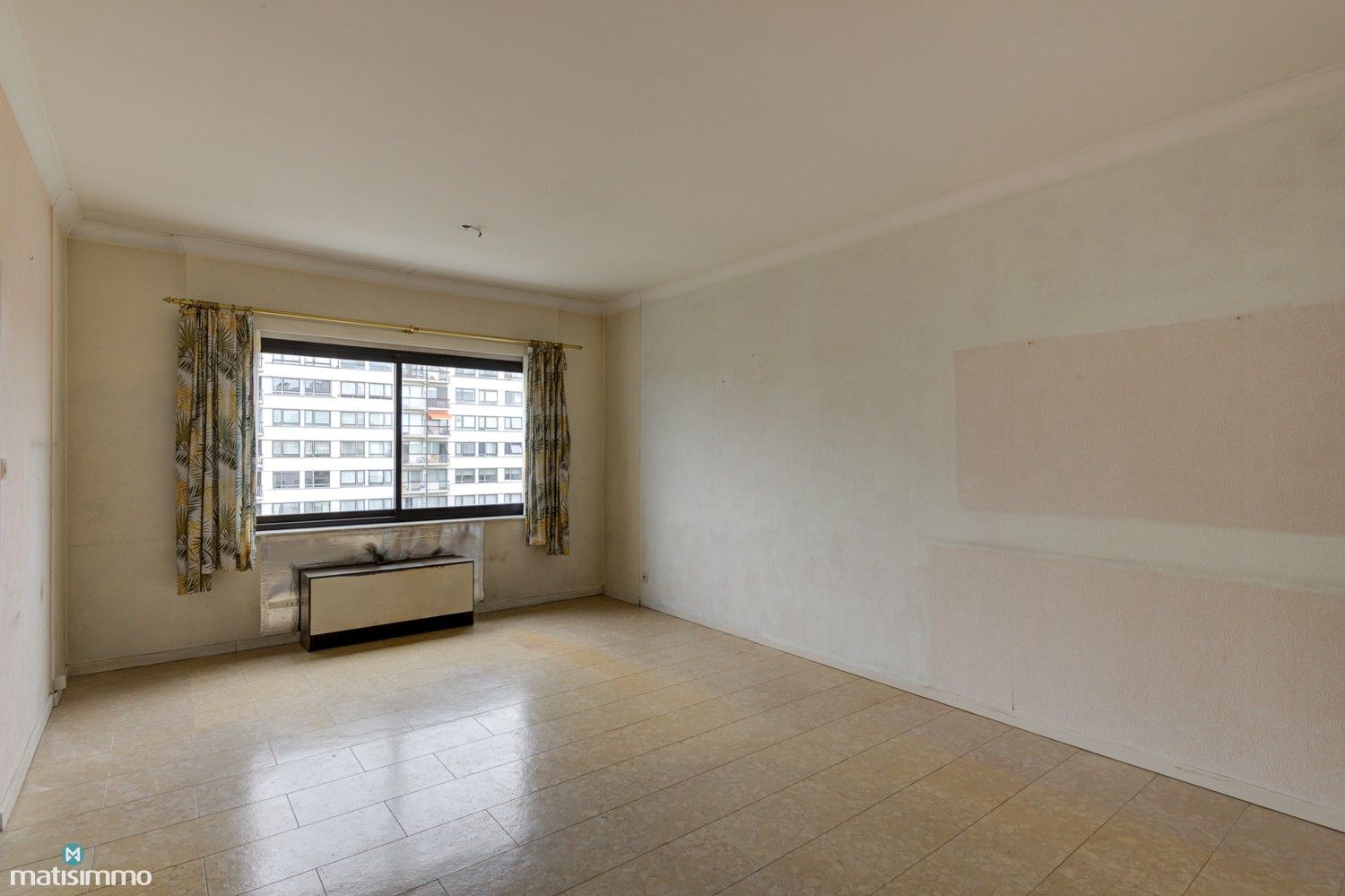 VOORTREFFELIJK GELEGEN APPARTEMENT MET GARAGEBOX EN 2 SLAAPKAMERS IN HARTJE GENK foto 5