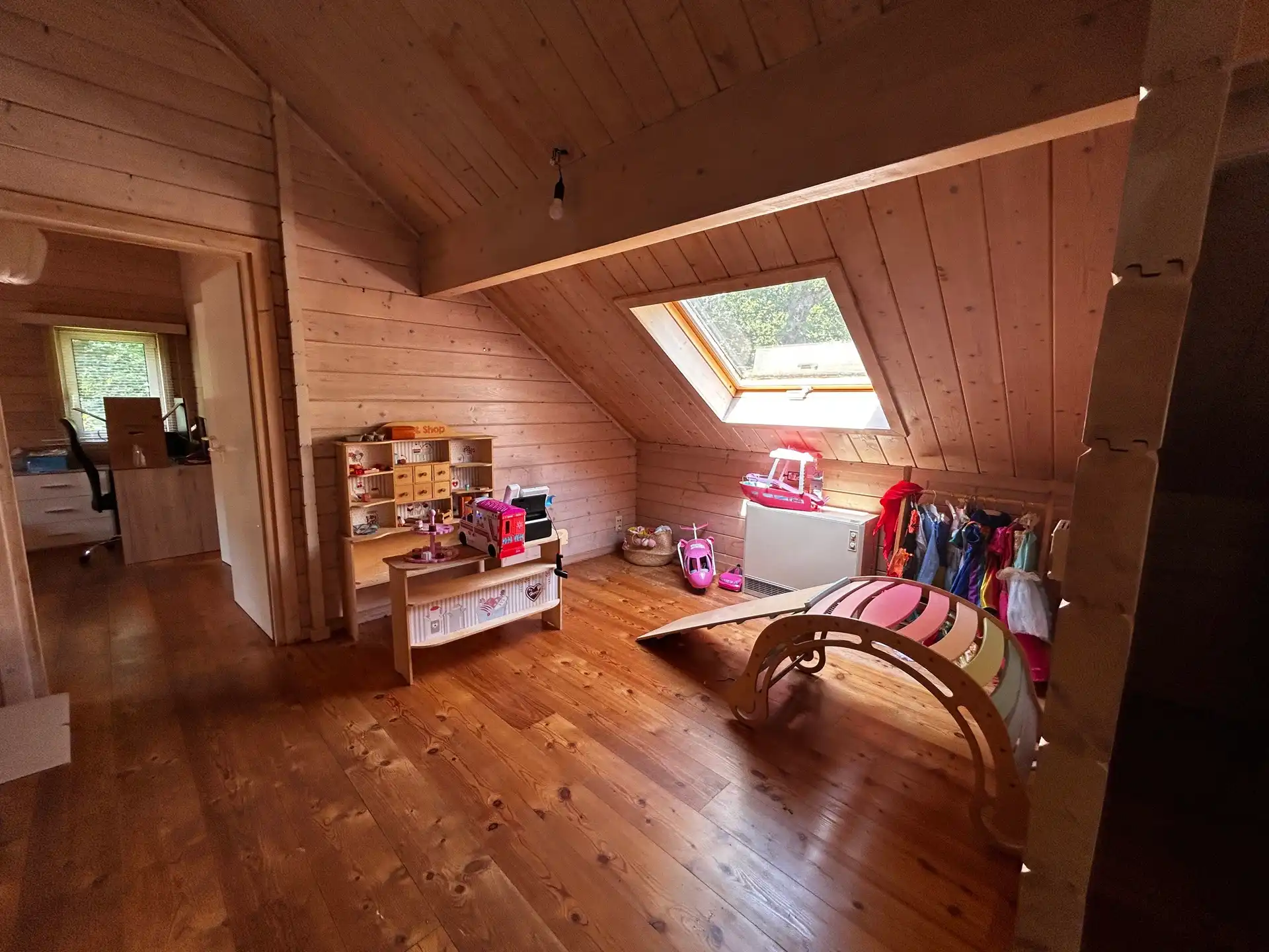 Ruime woning, 4 slpks, 3 badk,  gelegen in parkdomein  foto 12