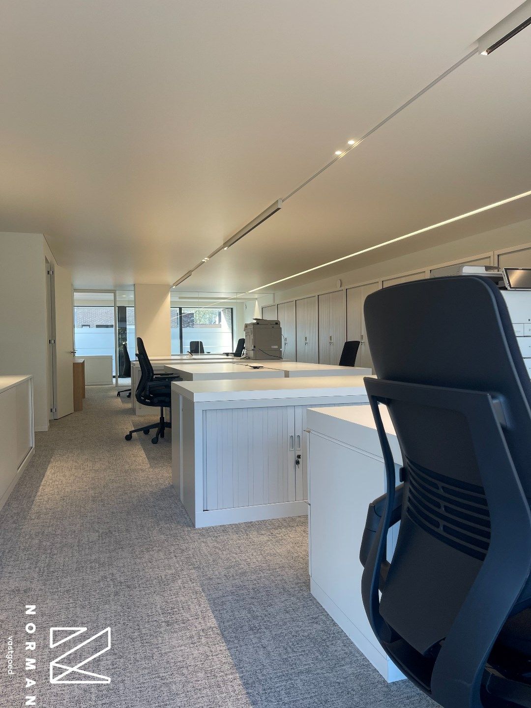 Te huur: Modern en volledig ingericht kantoor – 233 m² in Kuurne foto 8