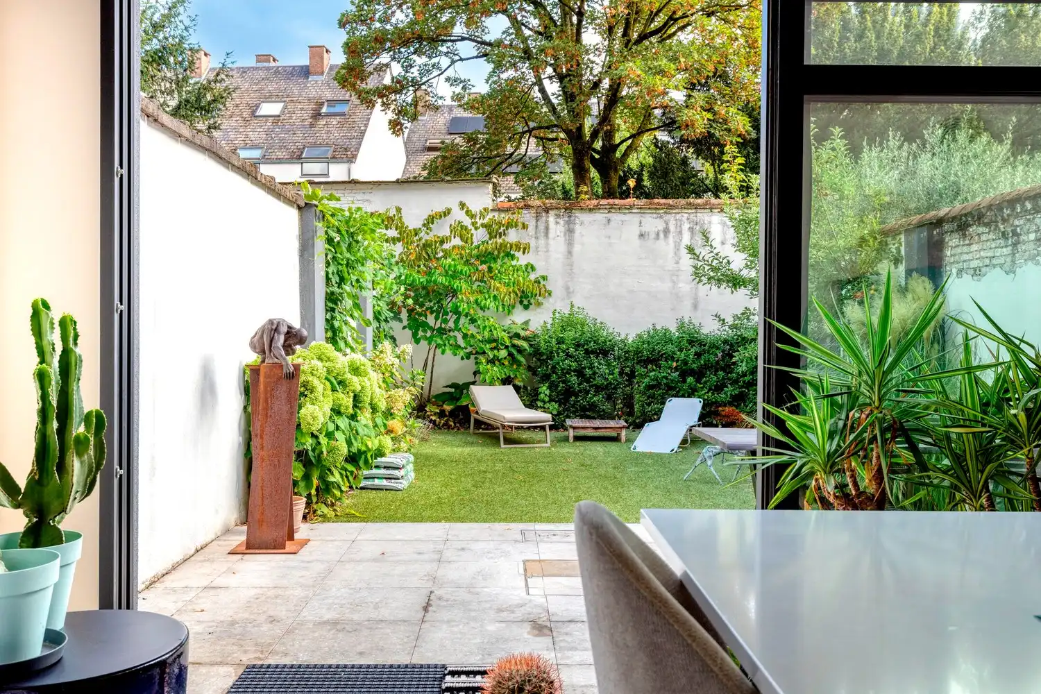 Exclusief gerenoveerd herenhuis met tuin aan de Coupure Rechts te Gent. foto 10