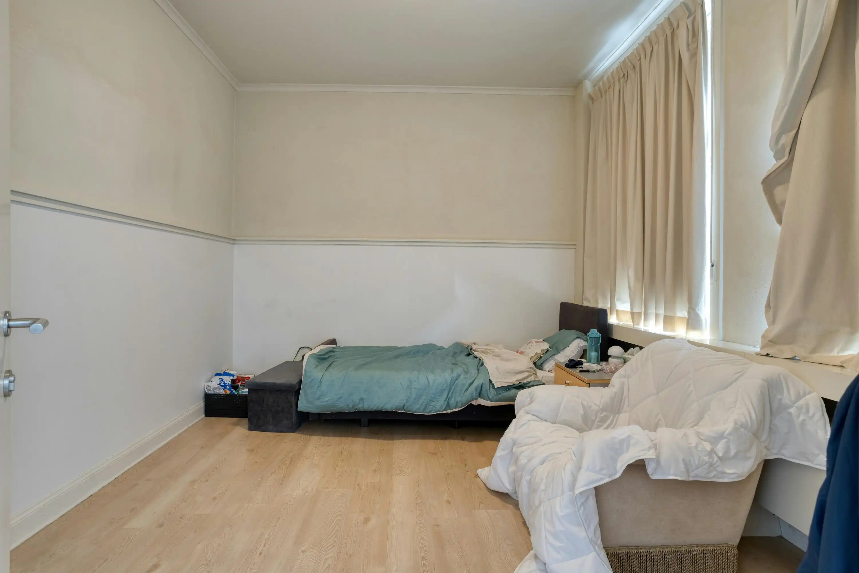 Karaktervol huis te renoveren in Brugge nabij het station foto 5