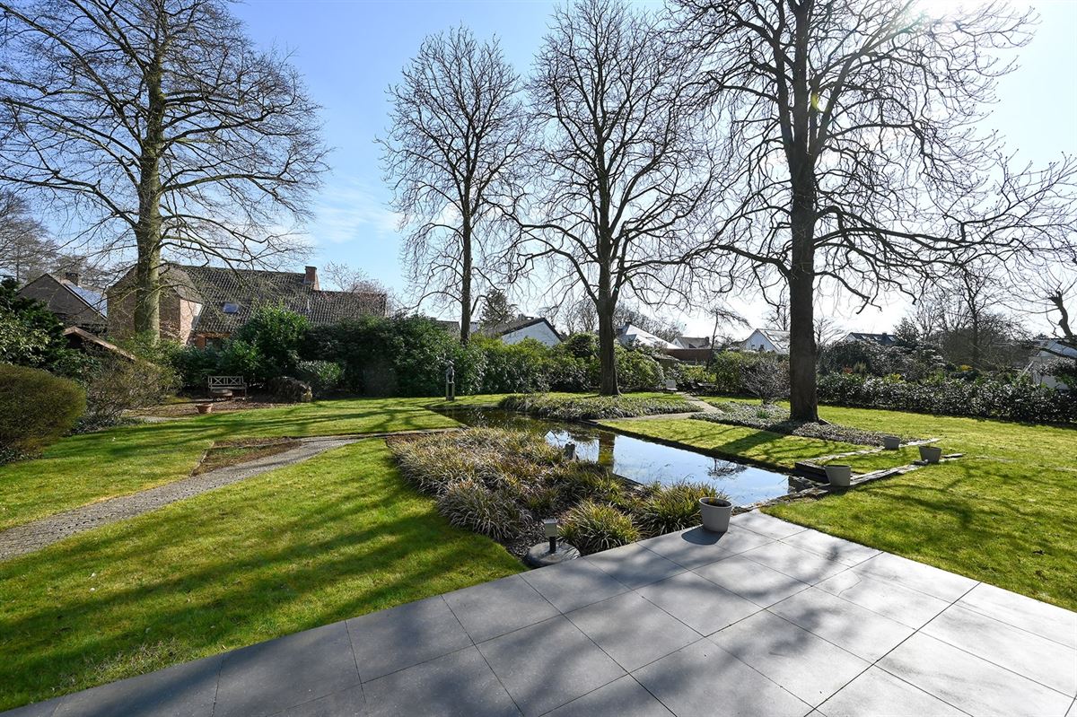 Mooie villa met veel potentieel in de populaire wijk "De Sterre"

 foto 6