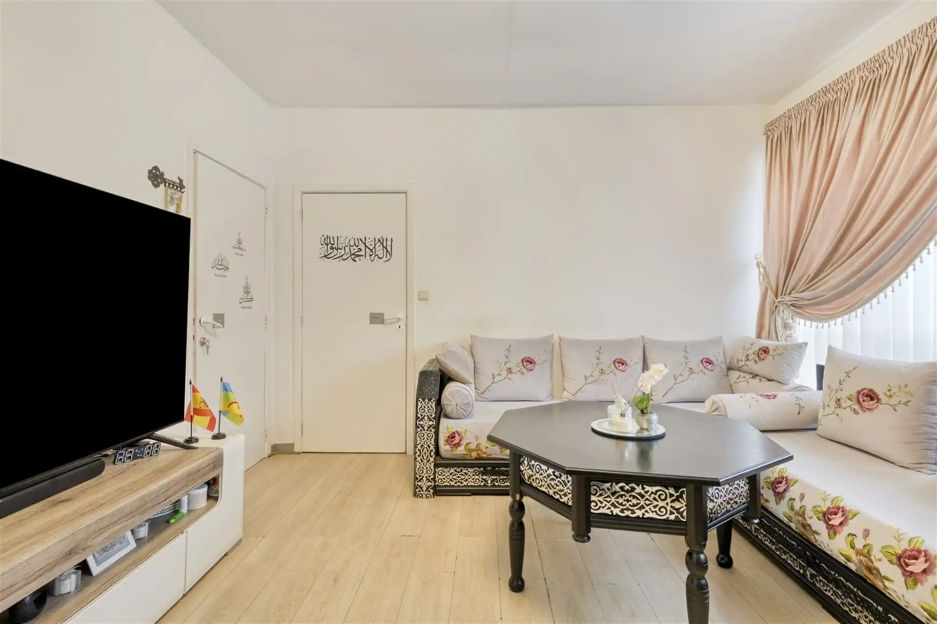 Opbrengsteigendom te koop te Laken.



 foto 13