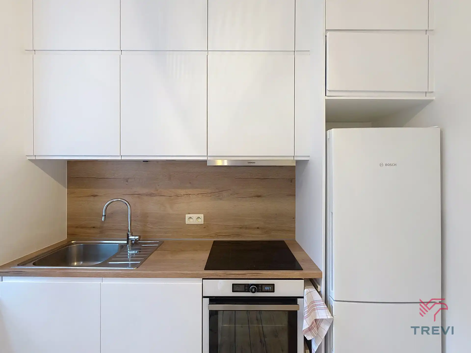 Gemeubileerd appartement met 2 slaapkamers in het centrum van Brussel!   foto 14