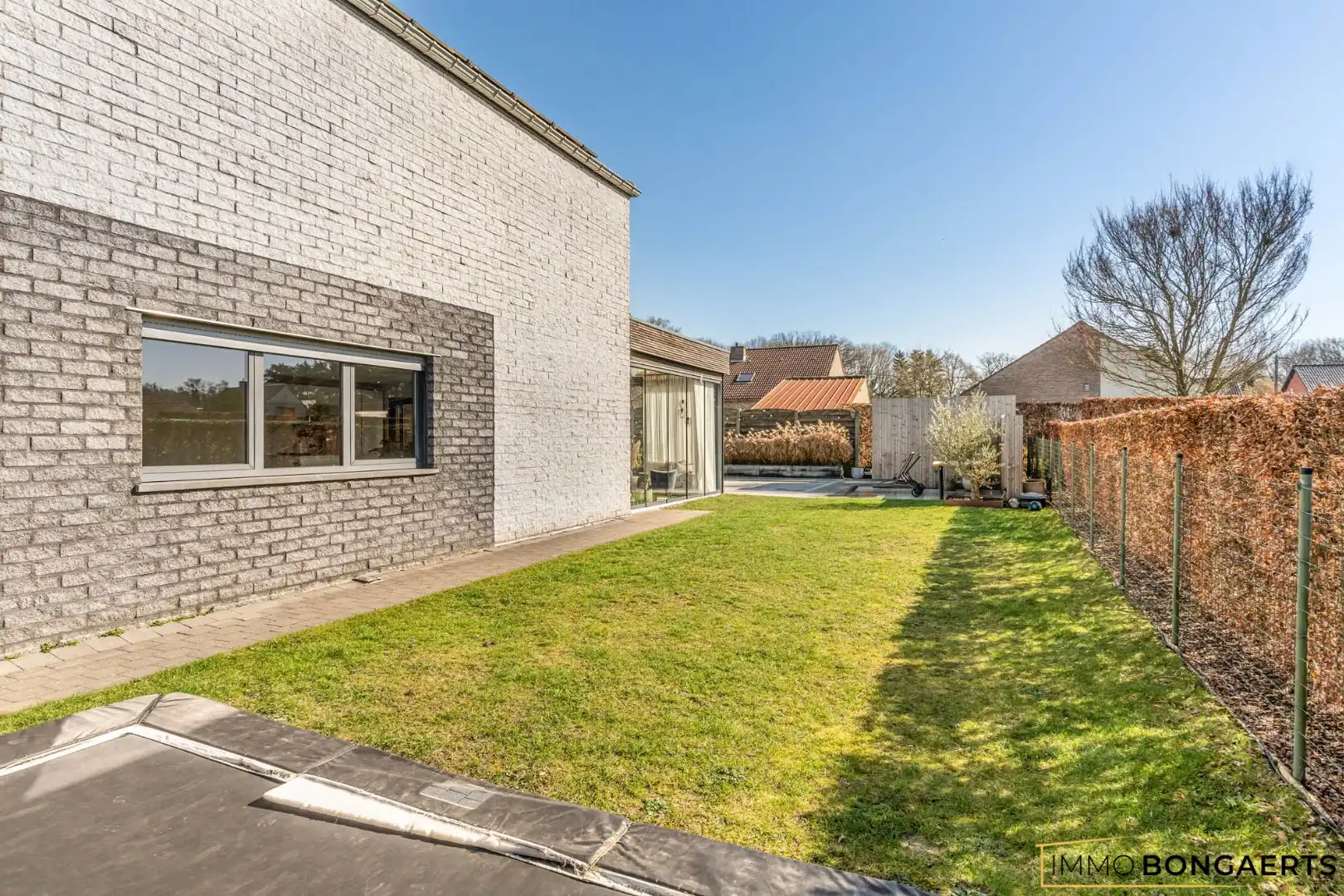 Energiezuinige woning met zwembad op rustige ligging in As foto 34