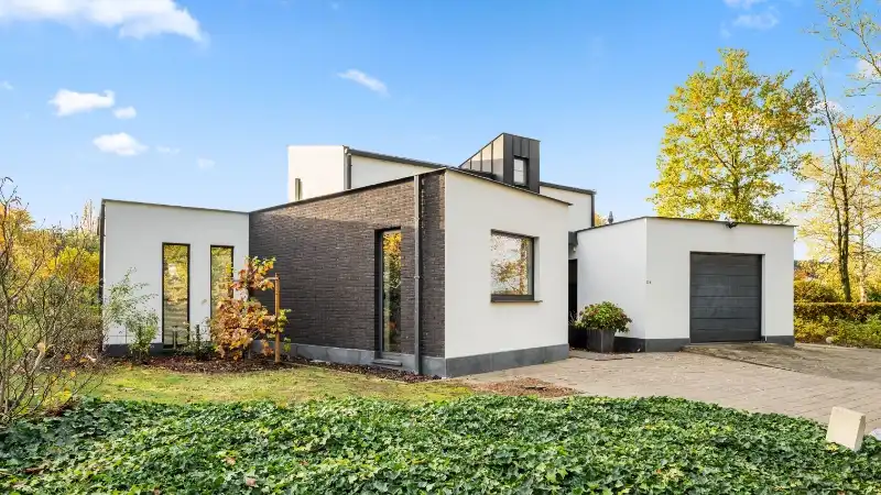Moderne villa 247m² met bijgebouw-garage en zwembad op 58 are foto 33