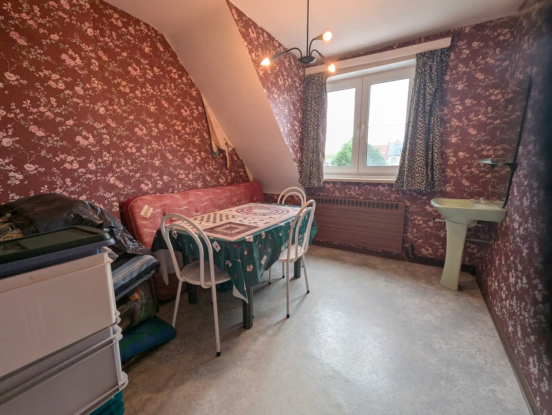 Ruime woning met zongerichte tuin te koop. Centrum De Panne aan zee. foto 18