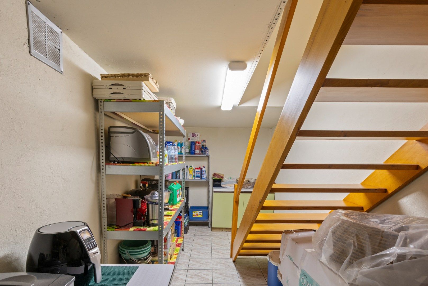 Tijdloze, instapklare, ruime villa met 4 slaapkamers foto 19