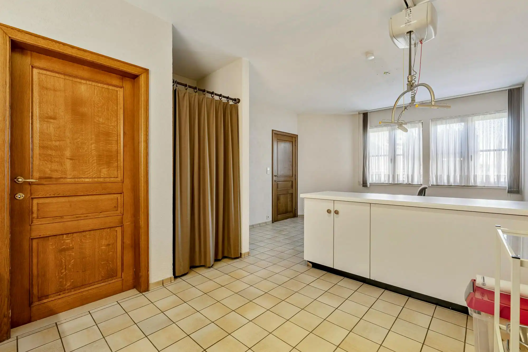 Ruime gezinswoning met praktijkruimte, 5 slaapkamers op 36a57ca centrum Diepenbeek foto 16