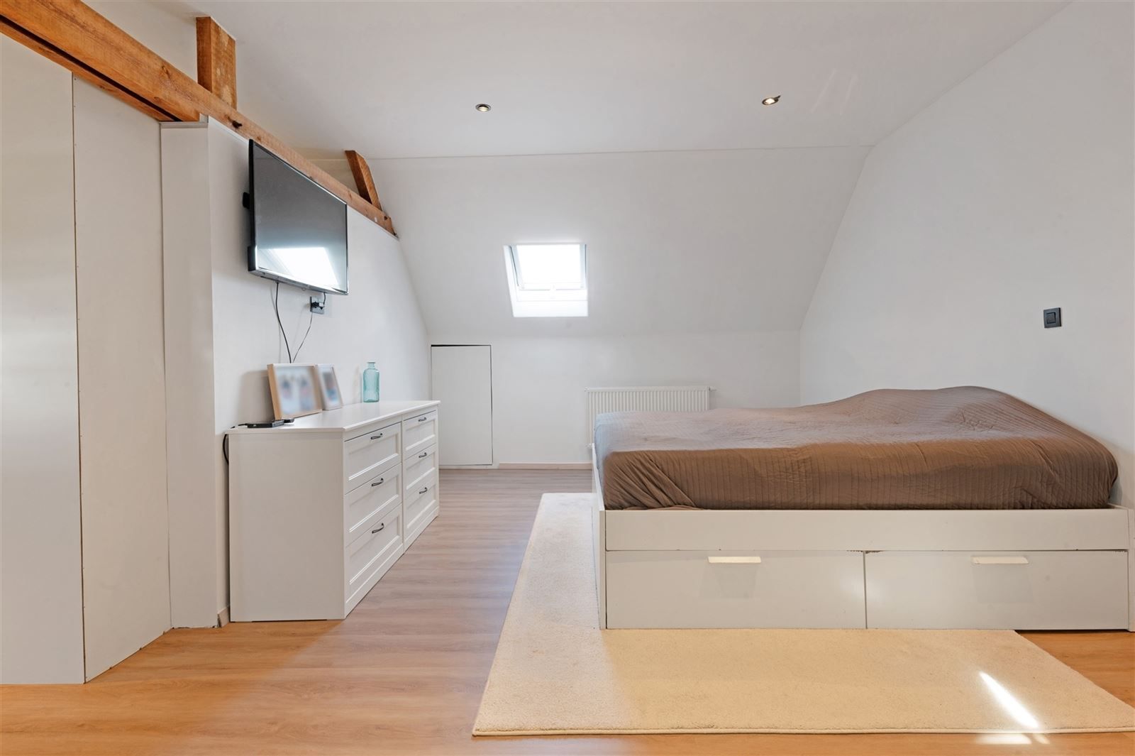 Gerenoveerde gezinswoning met tuin en garage op 6are70 foto 24