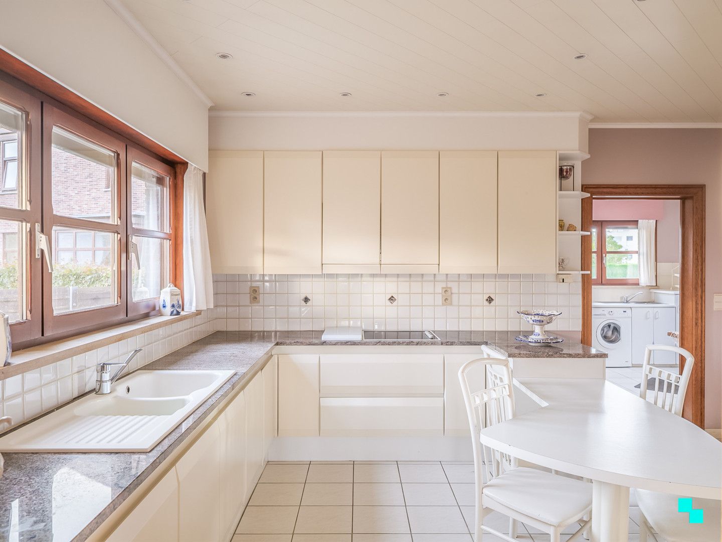 Te renoveren halfopen bebouwing in het hart van Merelbeke foto 14