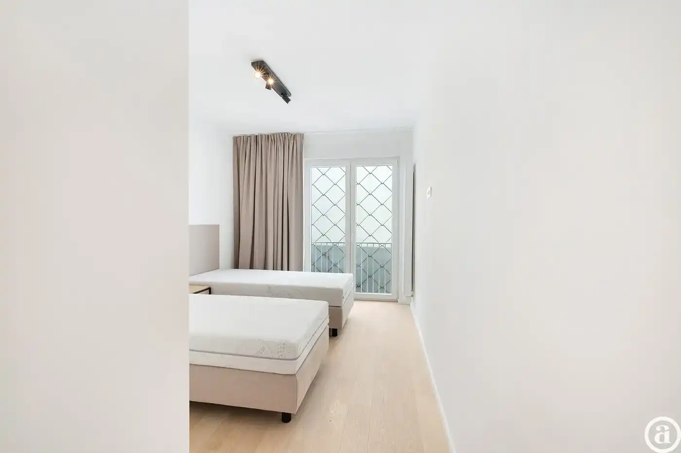 Zonnige penthouse (3 slpk) met open zicht nabij Dumortierl. foto 21