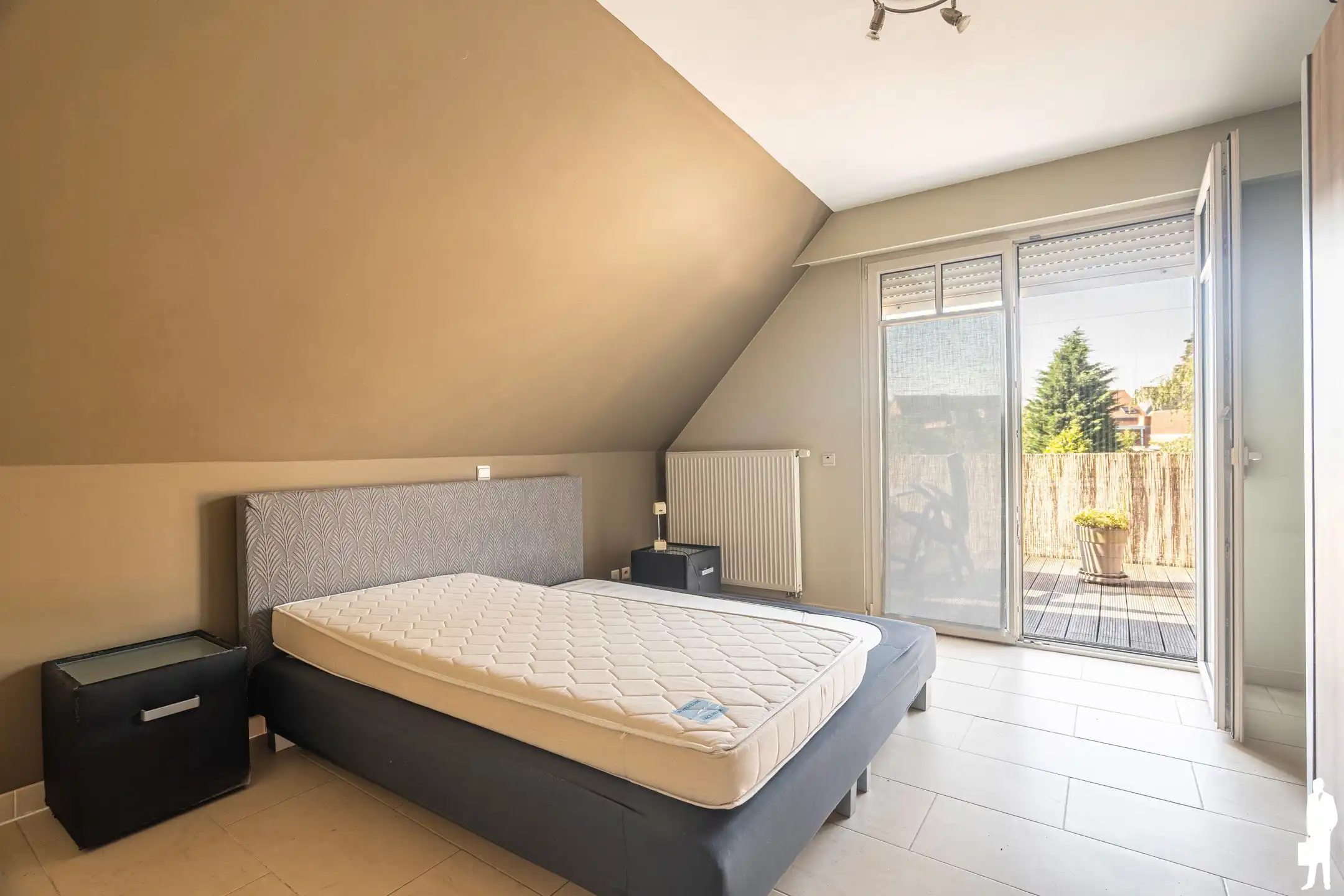Twee-slaapkamerappartement met terras en garagebox foto 9