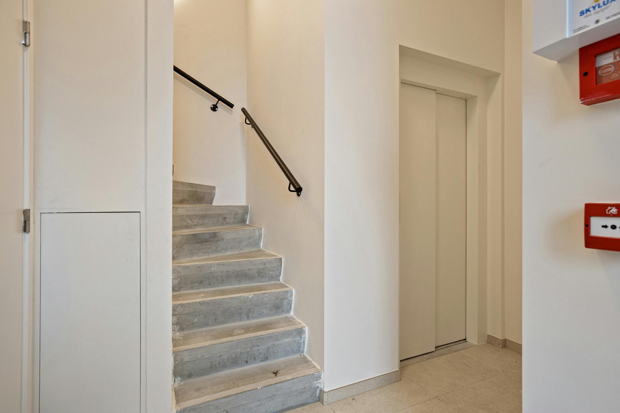 Nieuw instapklaar appartement te koop in Poperinge op centrale ligging foto 19