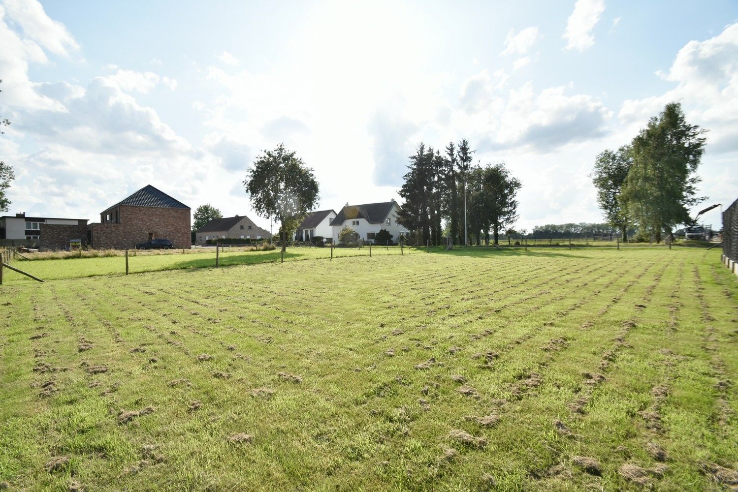 Schitterende bouwkavel op een residentiële locatie in het geliefde Leut foto 2