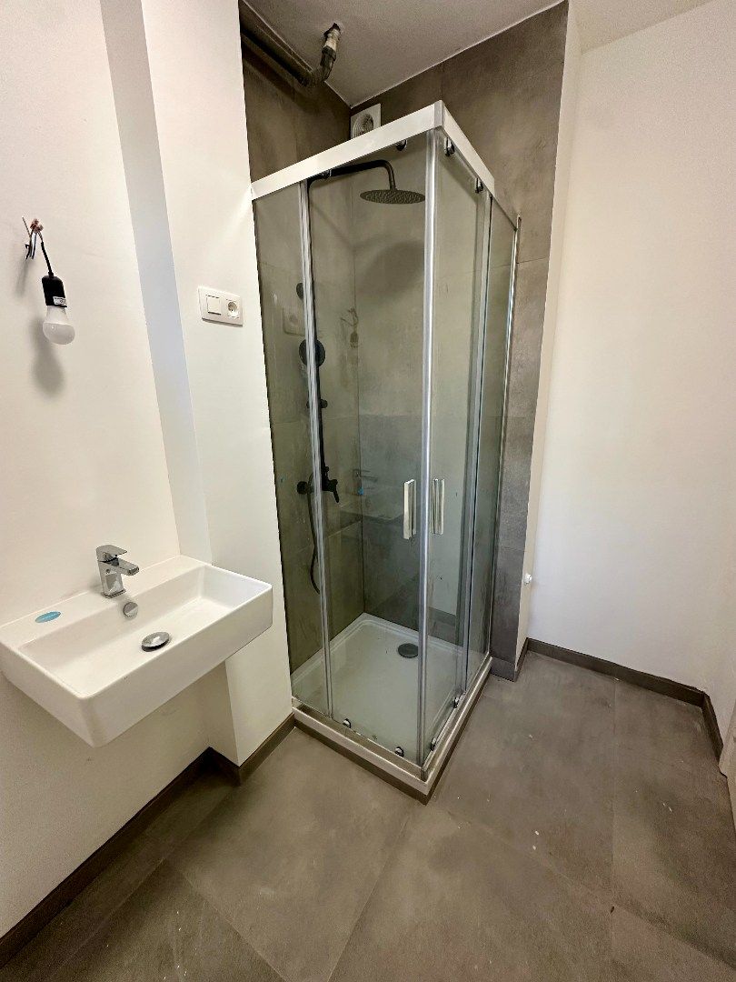 Gerenoveerd appartement met 2 slk foto 7