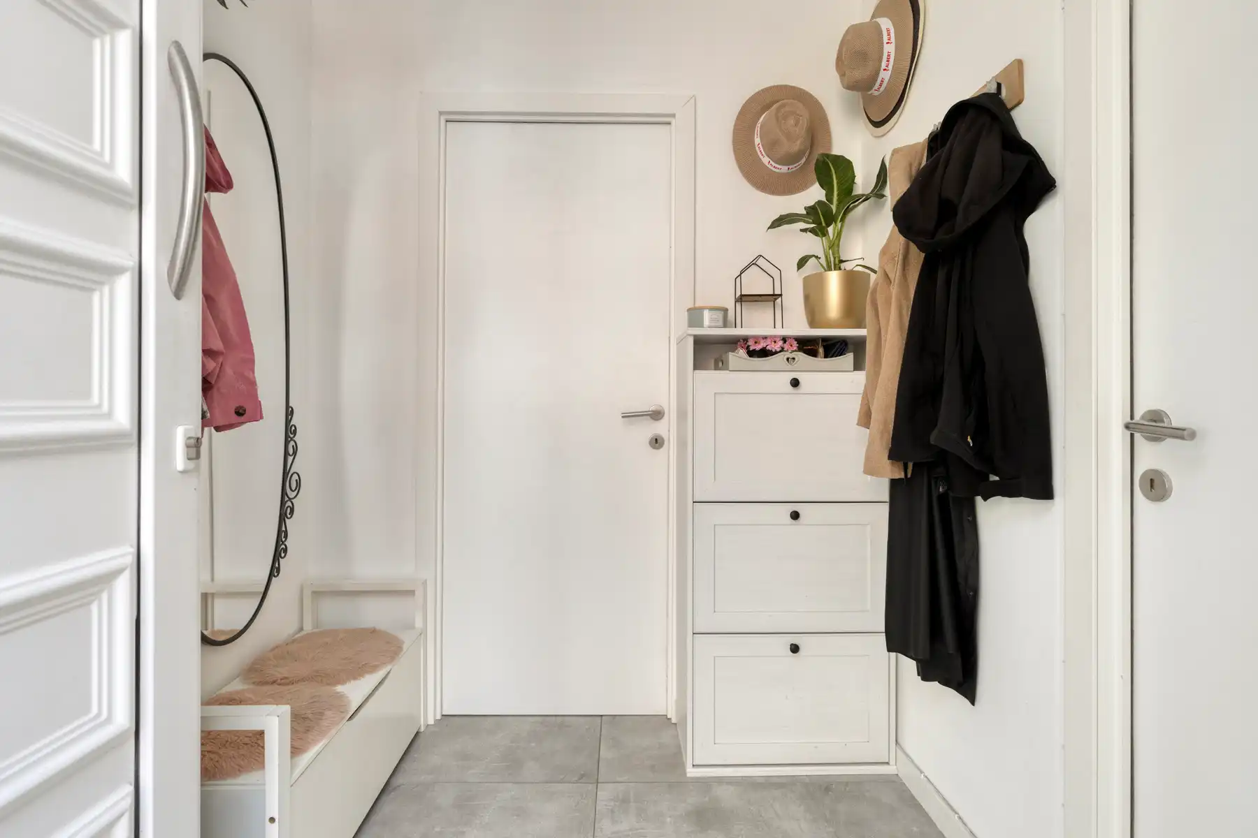 Instapklare woning met 2 slaapkamers en oprit nabij centrum  foto 2