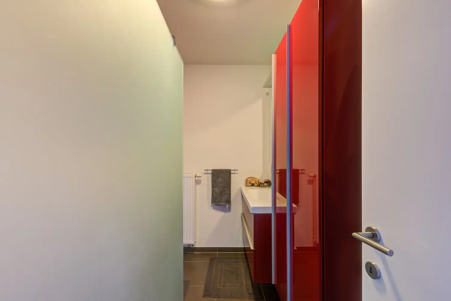 INSTAPKLAAR APPARTEMENT MET 2 SLAAPKAMERS EN AUTOTAANPLAATS NABIJ HET CENTRUM VAN BILZEN foto 12