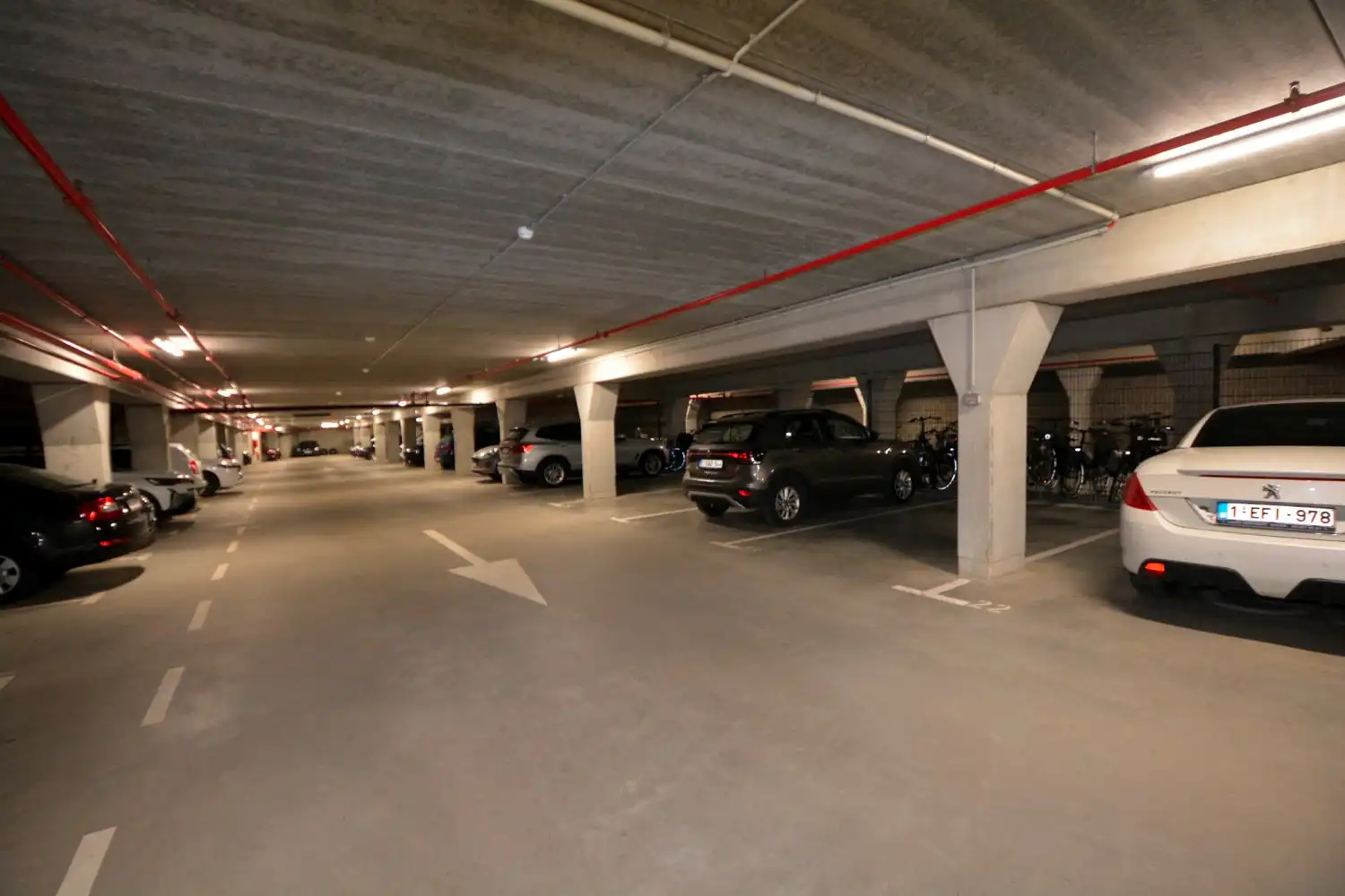 RECENT APPARTEMENT MET 2 SLK, TERRAS EN PARKING! foto 16