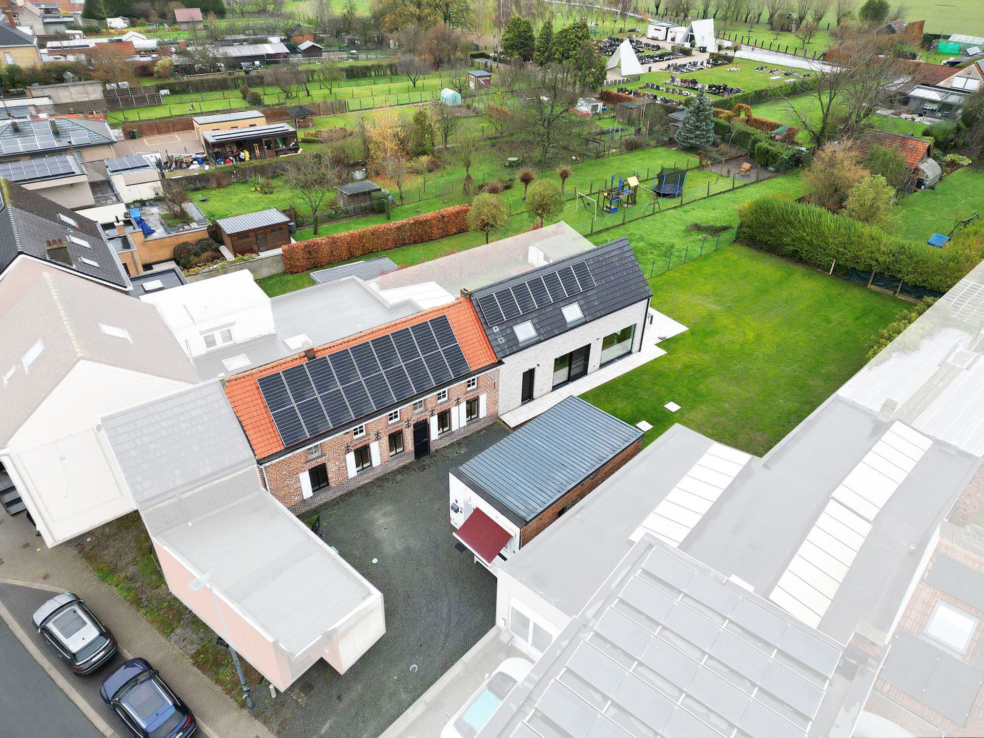 Unieke instapklare (kangoeroe)woning met praktijkruimte foto {{pictureIndex}}