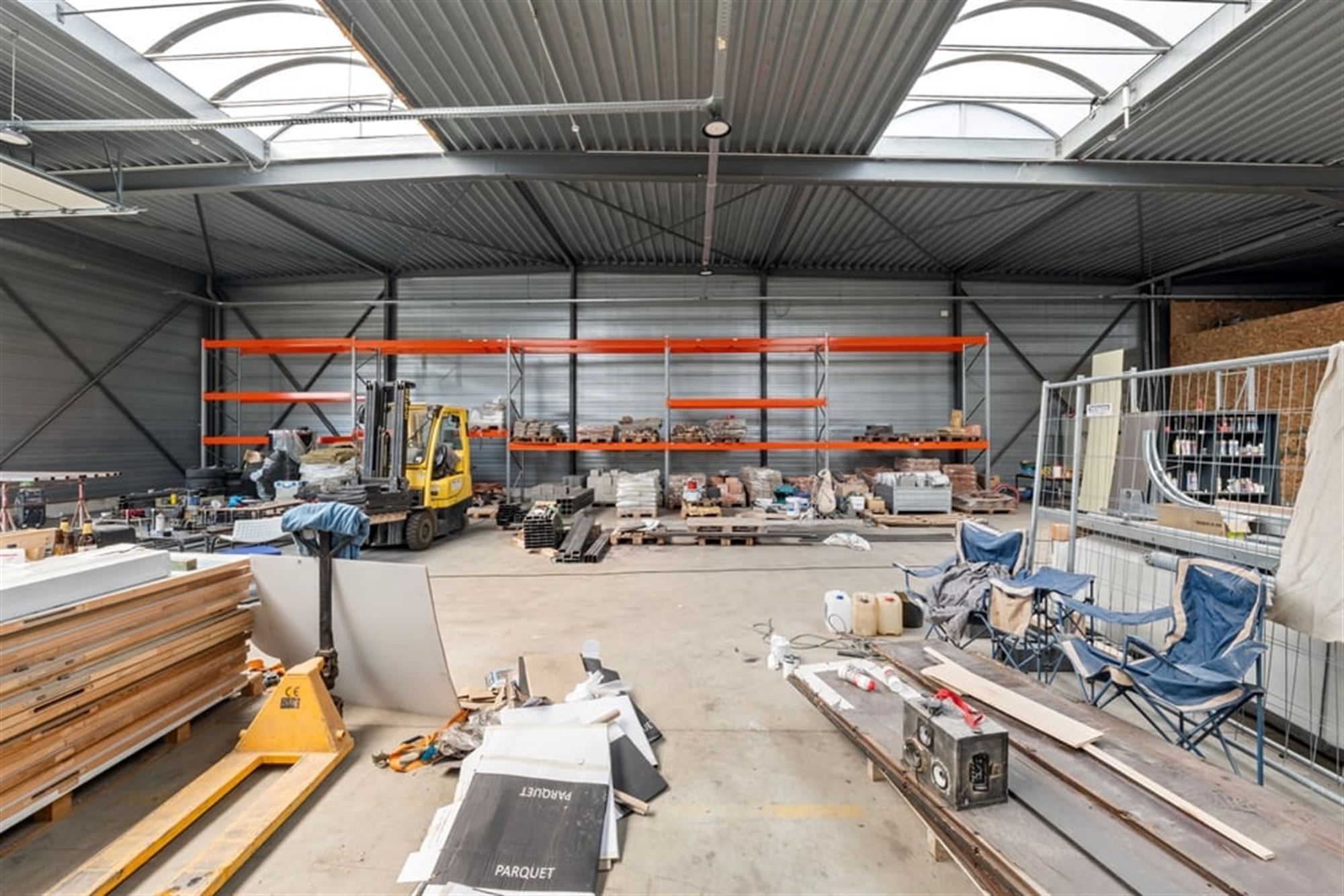 RUIME LOODS VAN 846M² IN SINT-TRUIDEN  foto 15