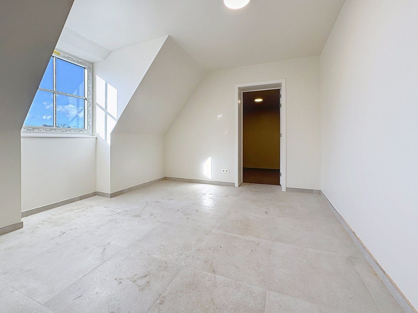 Prachtige en zéér ruime woning met kwaliteitsvolle afwerking foto 11