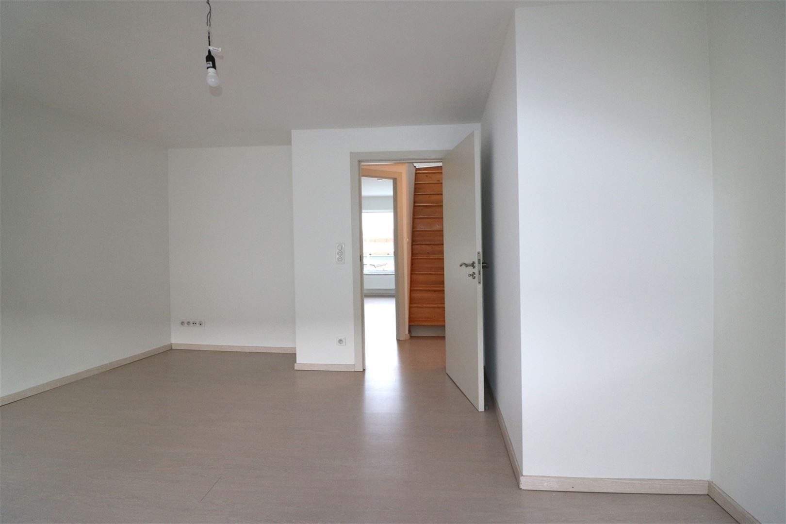 Instapklare woning met 3 slpk., koer en garage foto 21