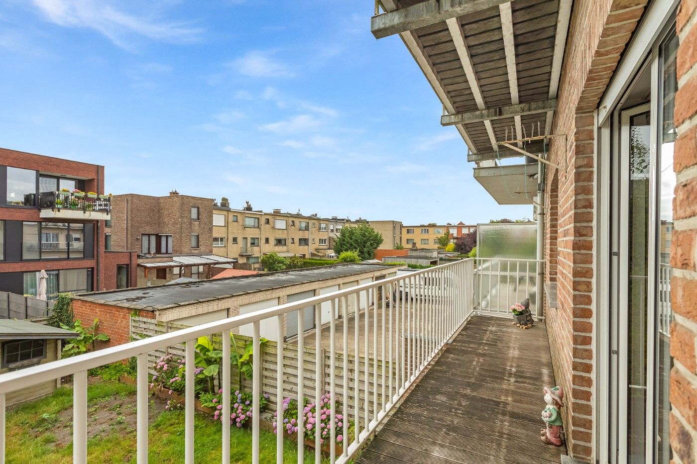 Keurig, riant appt. op 1e verd. met lift, 2 slpk., balkon en ondergrondse staanplaats foto 18