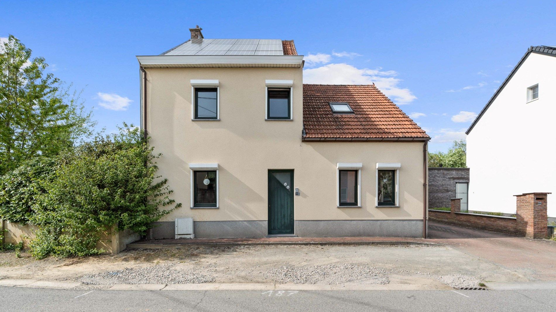 LUBBEEK woning met mooie tuin foto 3