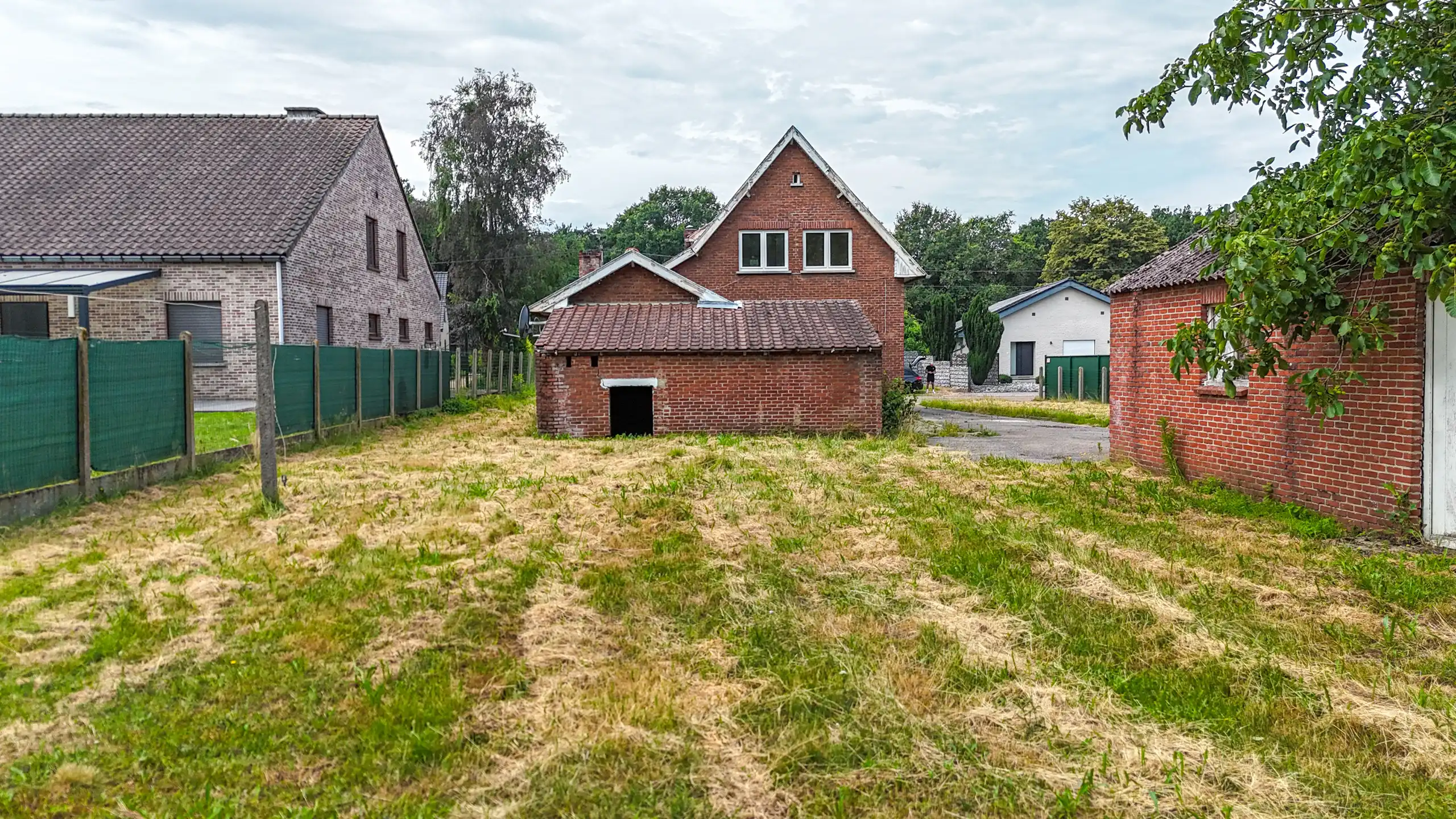 Te renoveren woning op groot perceel te Heusden-Zolder! foto 31