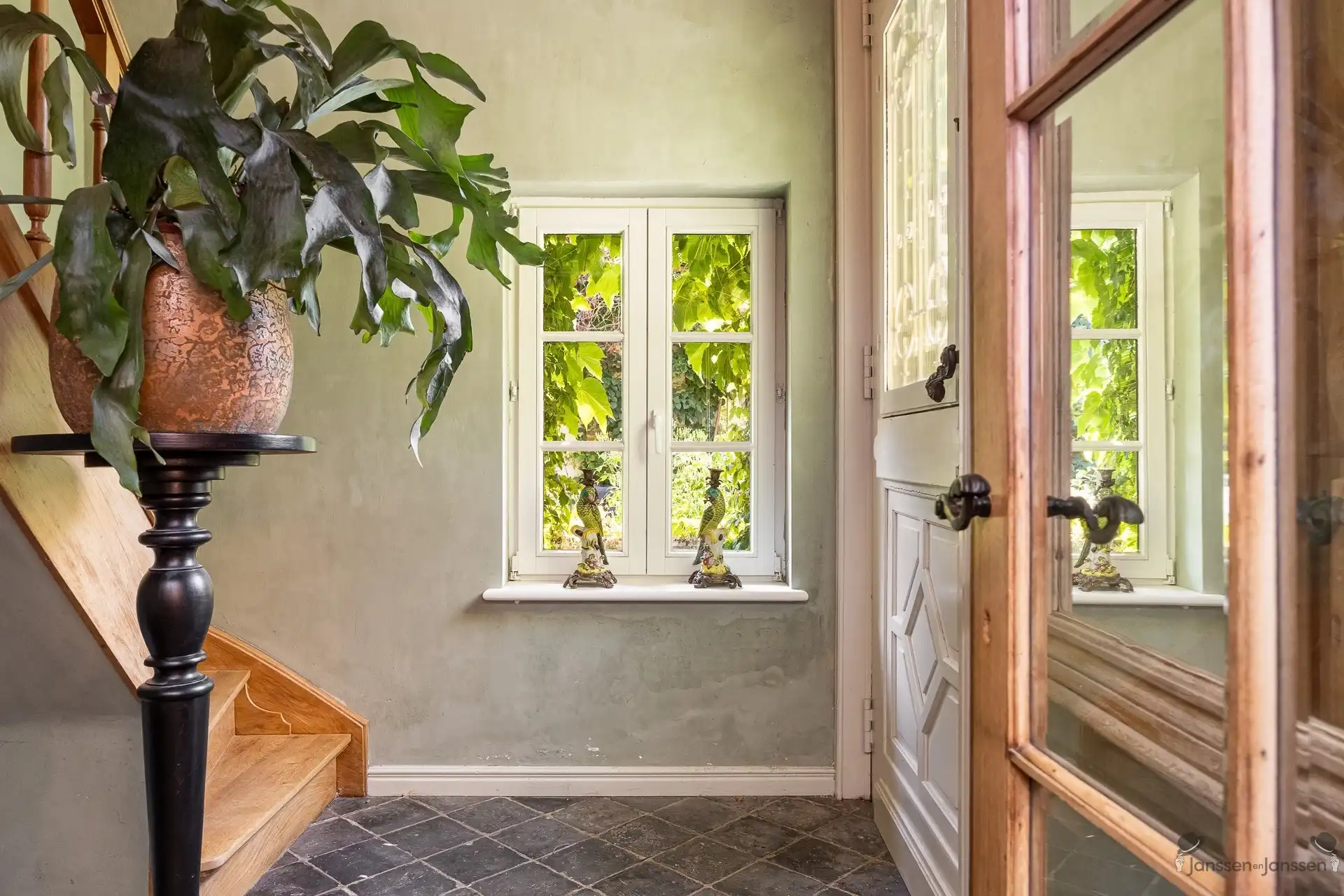 Karaktervolle woning met prachtige tuin  foto 3