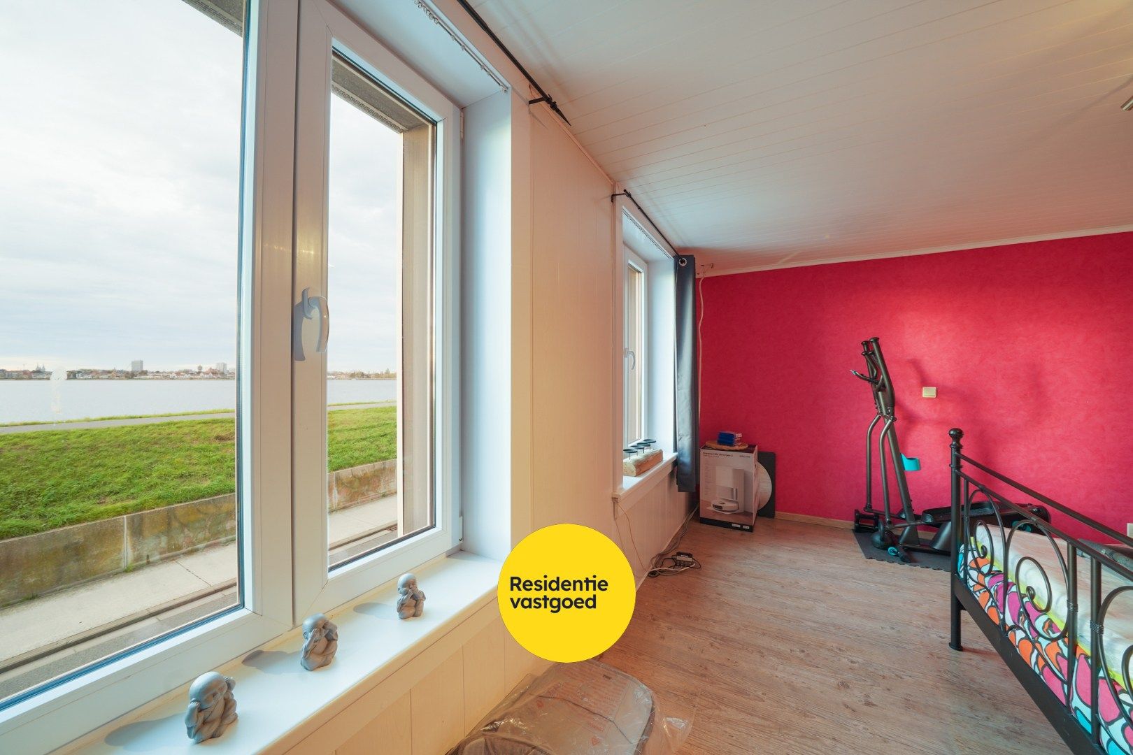 Instapklare gezinswoning met 4 slaapkamers, tuin en zicht op de Spuikom te Bredene foto 17