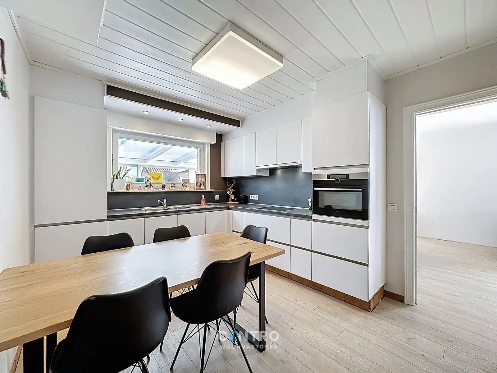 Villa met 5 slpks, veranda én carport te Roeselare! foto 6