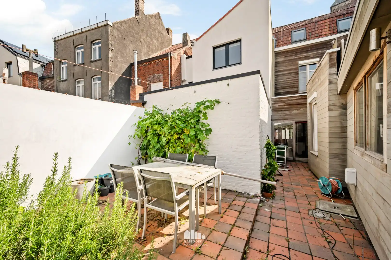Karaktervolle herenwoning met zonnige stadstuin en smalle, inpandige garage  foto 18