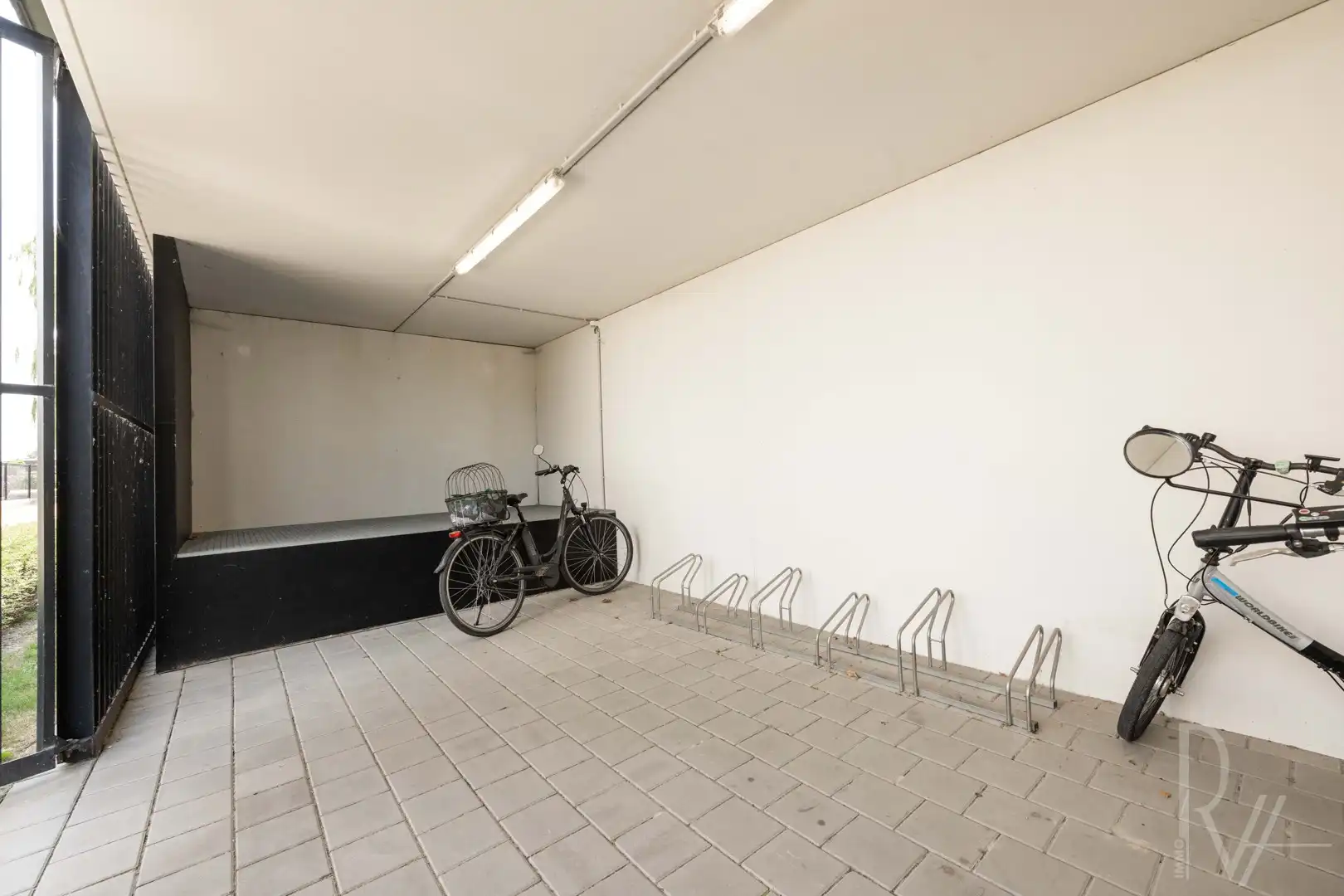 Appartement met garage foto 14