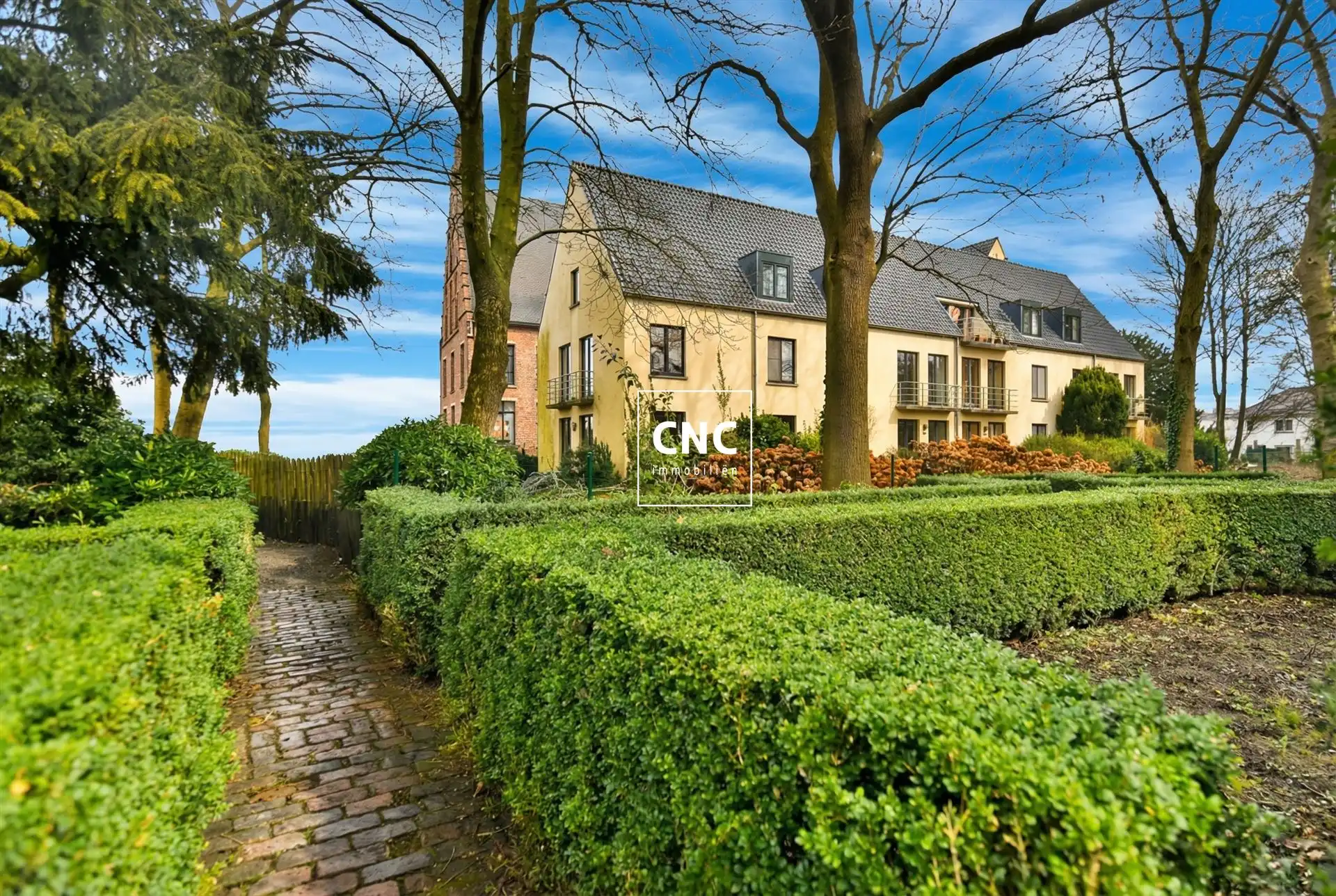 Hoofdfoto van de publicatie: Serviceflat met terras en open zicht op groen & water-Brugge