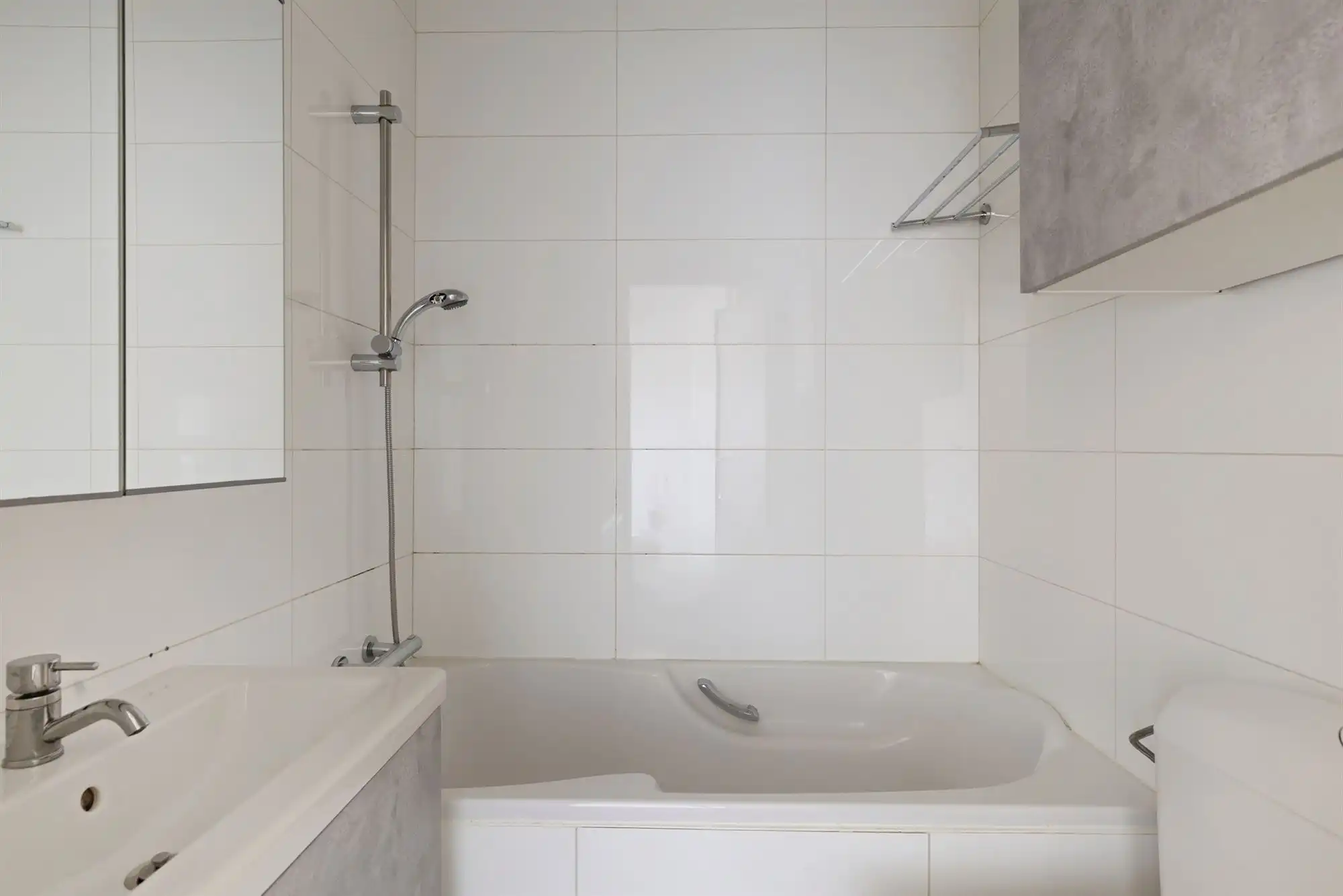Lichtrijk appartement met 1 slaapkamer en gemeenschappelijke tuin foto 8