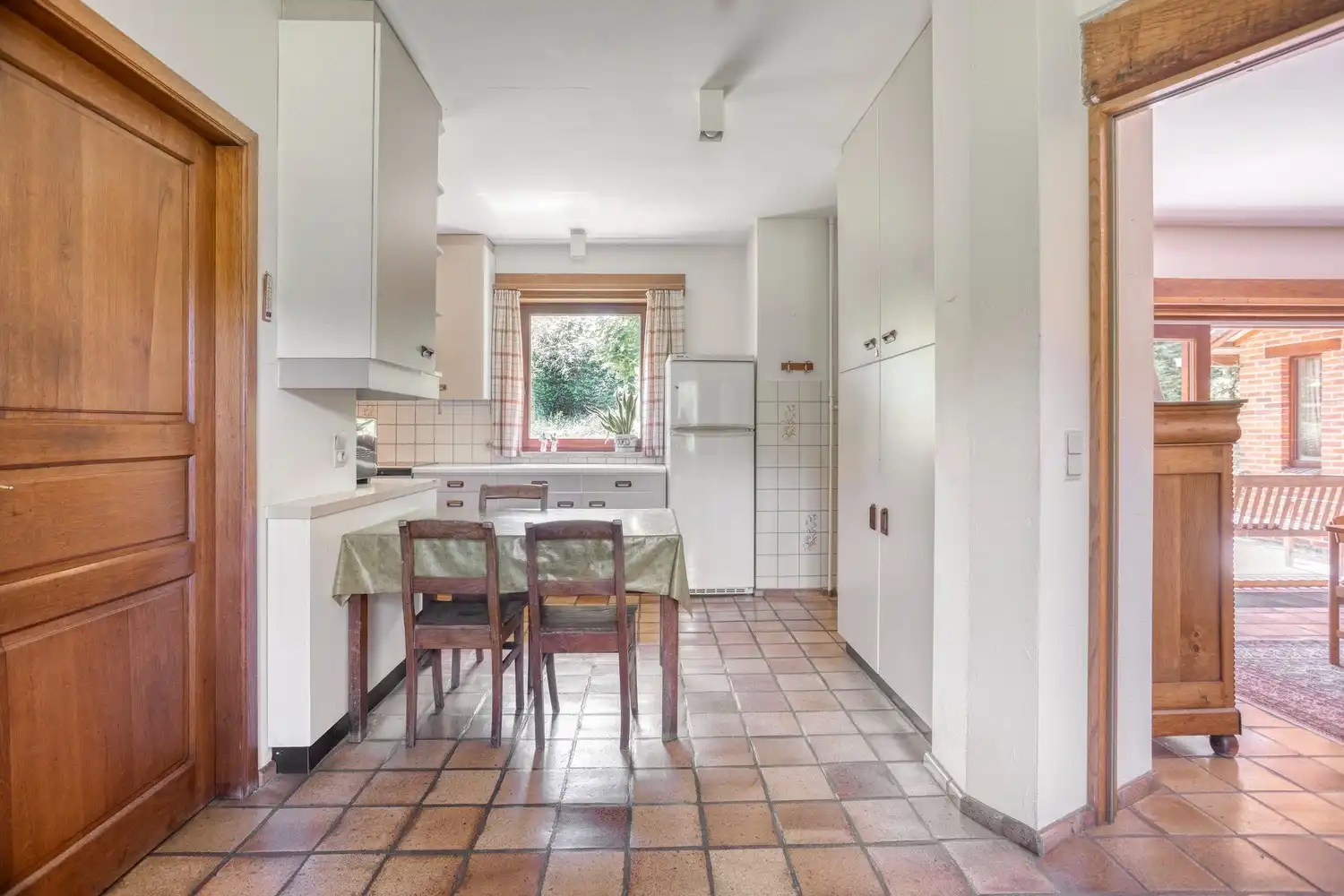 Prachtige, achterin gelegen villa op 22a15ca foto 14