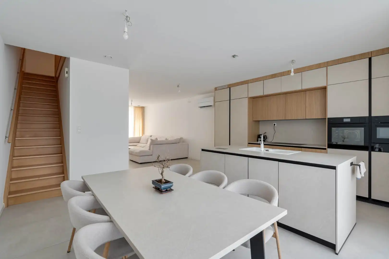 Moderne nieuwbouwwoning, 5 slpk, op een perceel van 4a31ca. foto 10